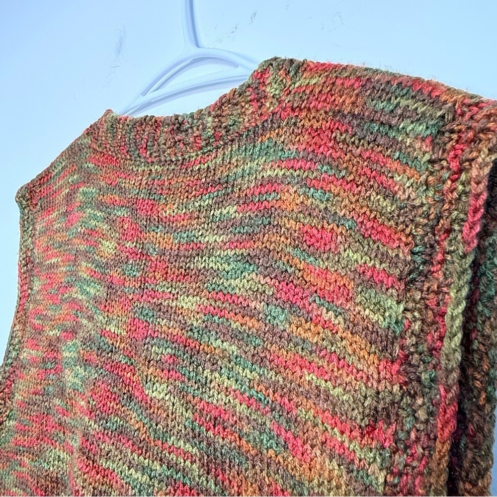 Multicolor Hand-Knit V-Neck Button Vest - Picture 9 of 11